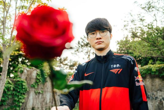 九游体育Faker迎来二十赛季高光表现，德国队球迷沸腾！的简单介绍