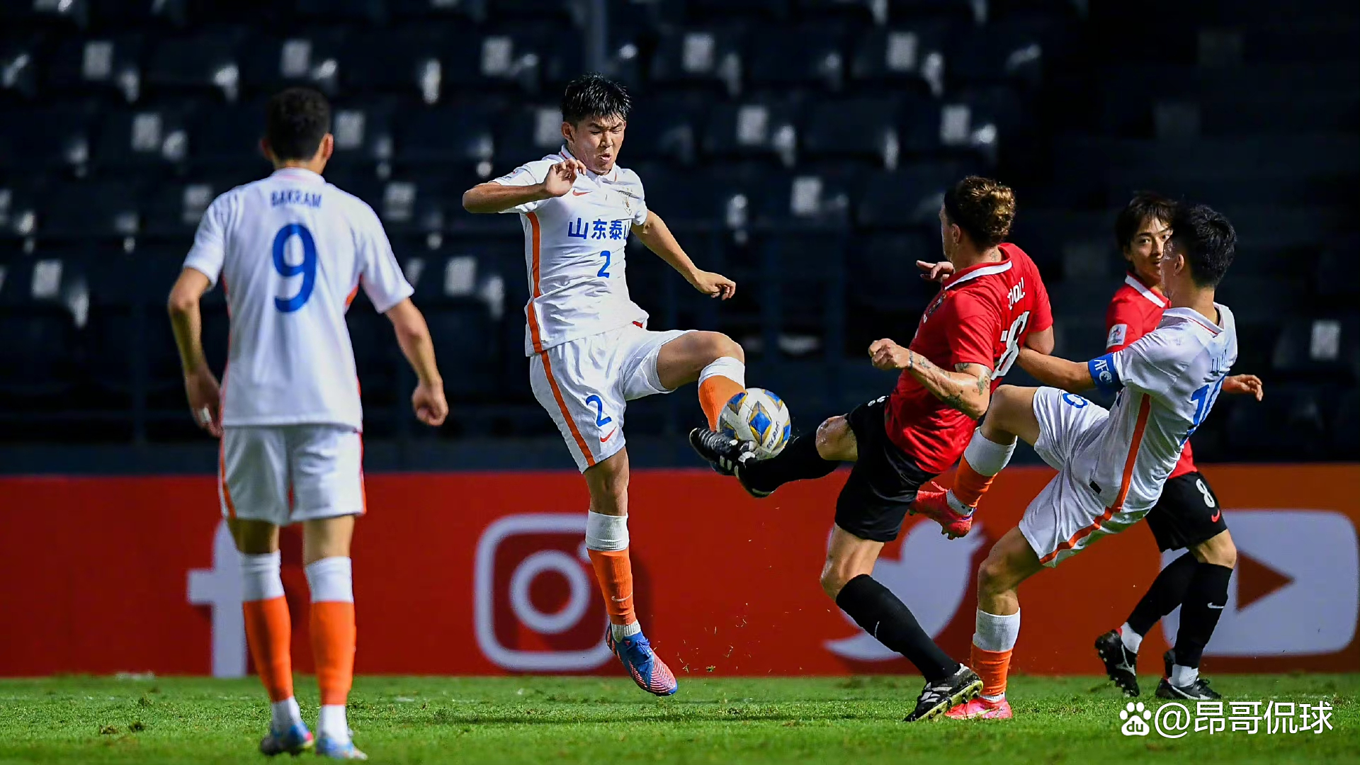 九游体育下载赛前山东泰山队长鼓劲——英超节点到来，质疑声仍在，临场指挥获称赞的简单介绍