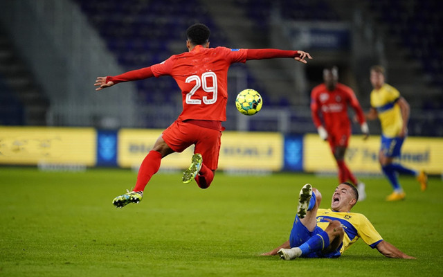 九游体育赛地聚焦——荷甲窗口期热度飙升，里尔再遭质疑，话题不断，更衣室氛围转暖的简单介绍